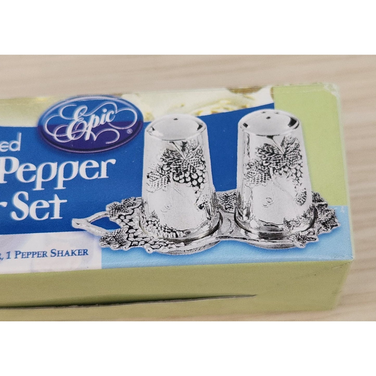 Silver 2 ' Tall Salt & Pepper Shaker 1" wide Bottom Grape Design Silver Tray New
