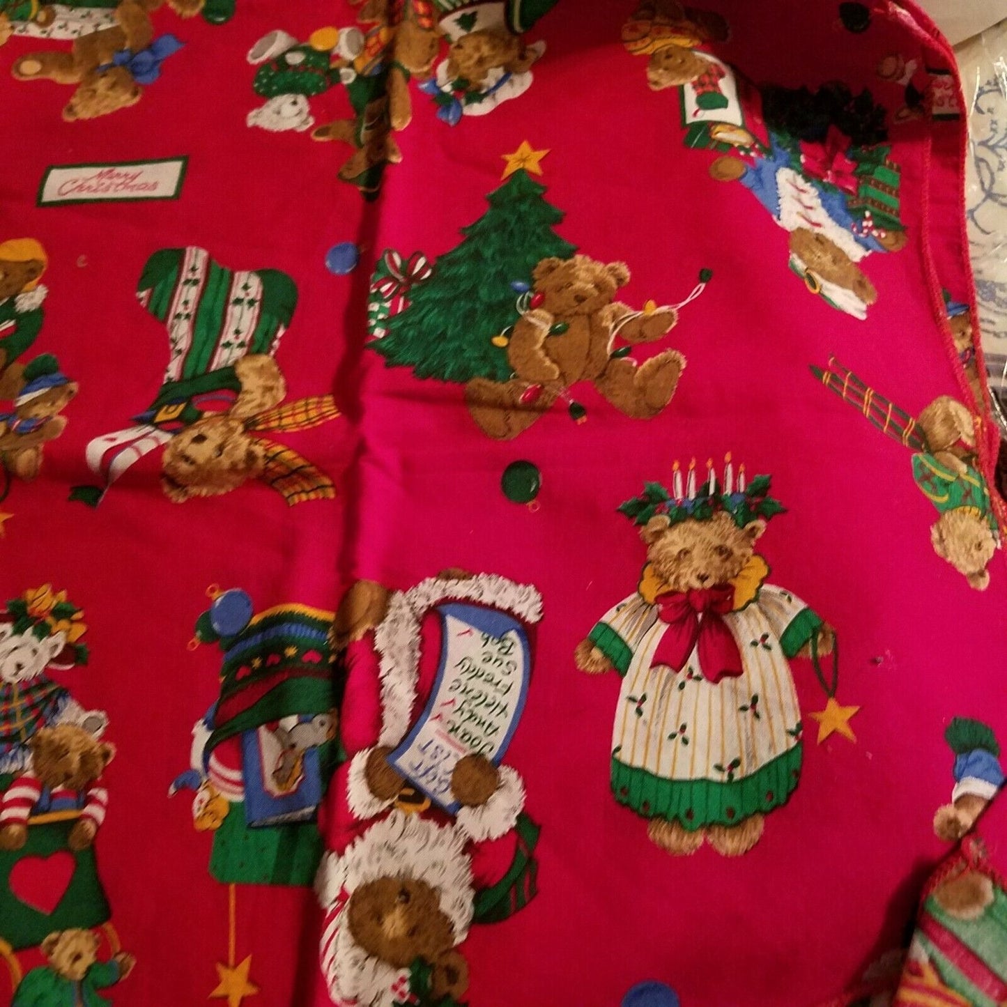 Cloth Napkins Set of 4 16" x 16" Red Christmas Teddy Bears Sleigh Stars Trees