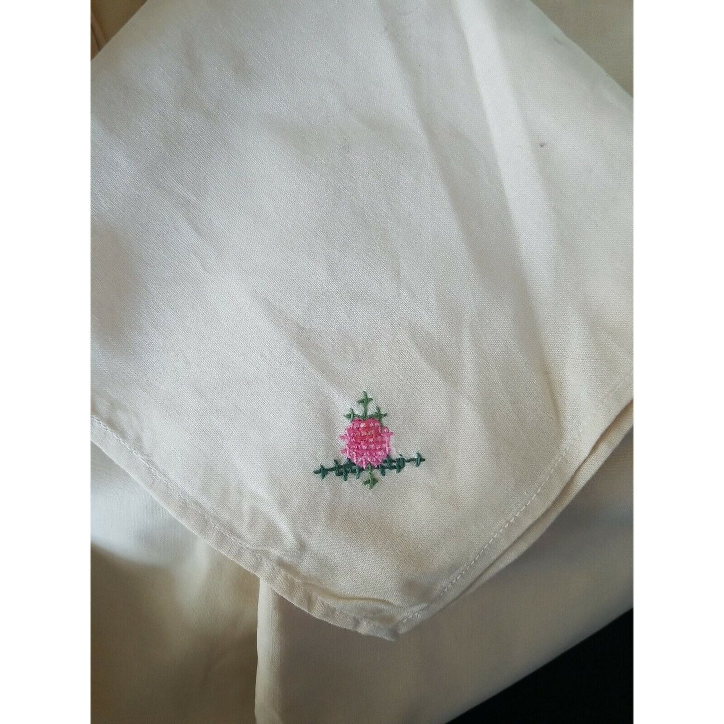 Cloth napkins set of 8 Cream Linen Hand Embroidered Flower On Corner 15" Square