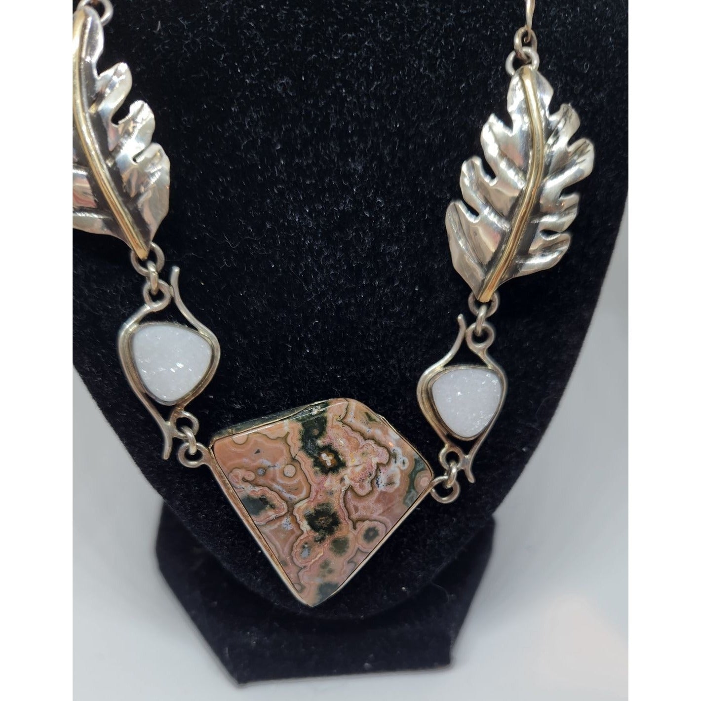 Necklace Ocean Jasper Crystal Geode Silver Leaves 14 K gold accents 25.1 Gr