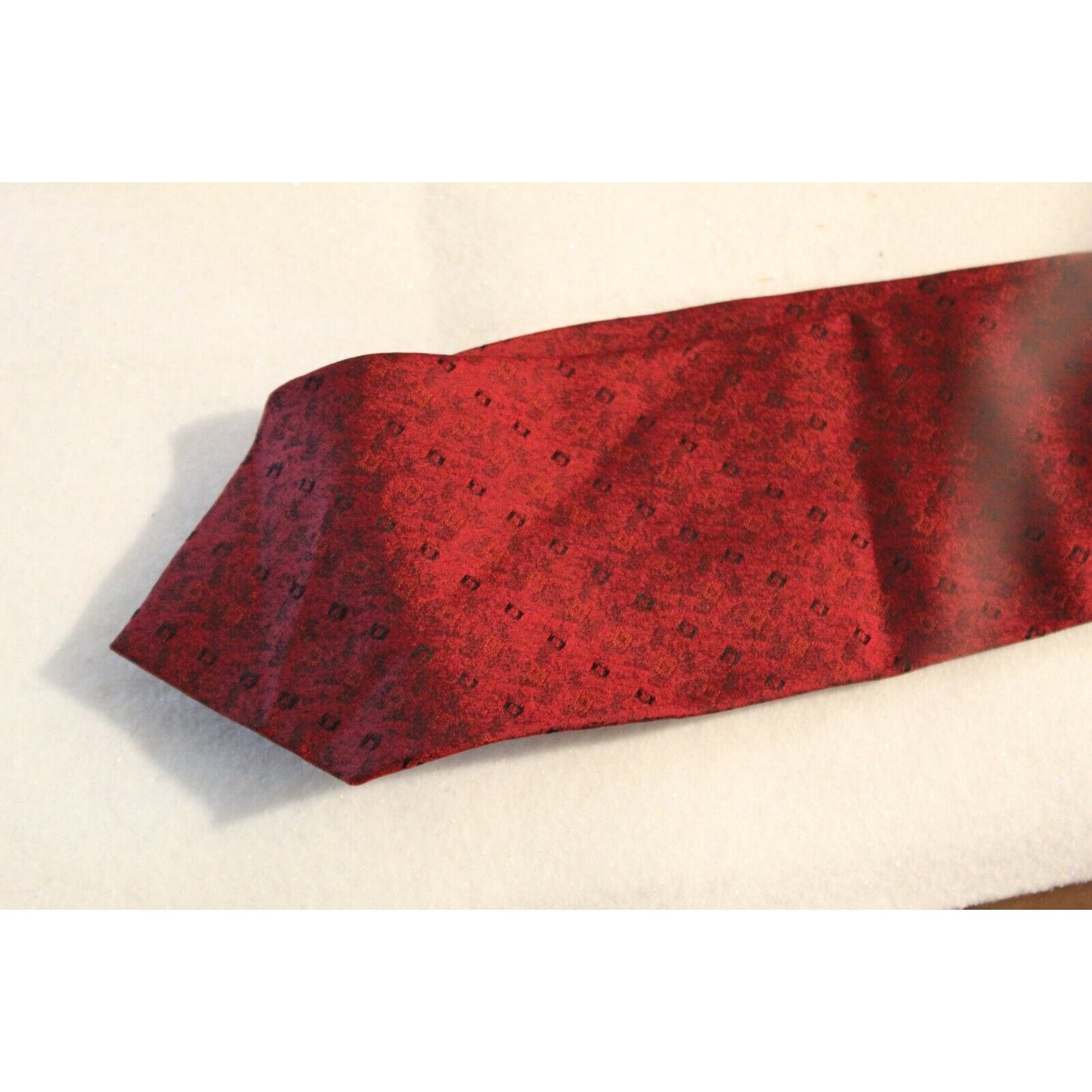 Tie Men's Red Black Geometric 100 % Silk 55" x 4" Made in Korea