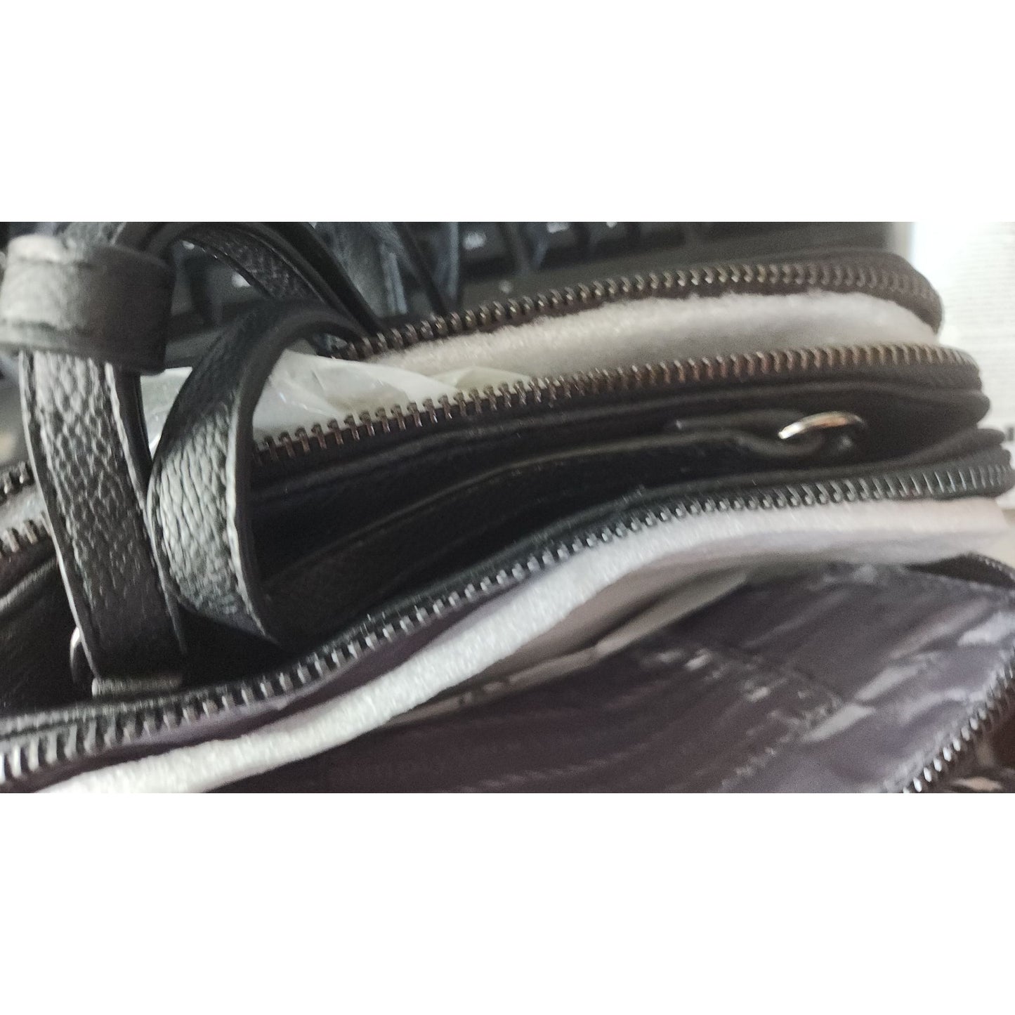 Purse Bag Simply Vera Wang Black Crossbody 50" Strap 8" x 5" x 3" 2 Zip Sections Card slots Pocket