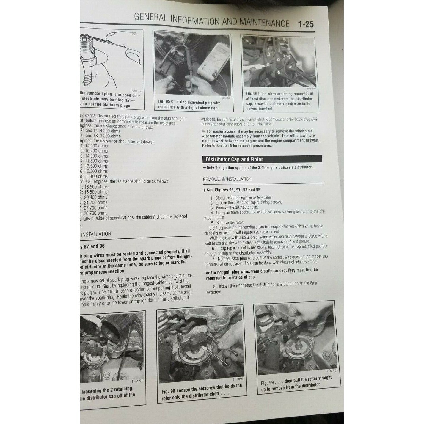 1996 - 99 Chilton's Chrysler Caravan Voyager Town & Country  Repair Manual