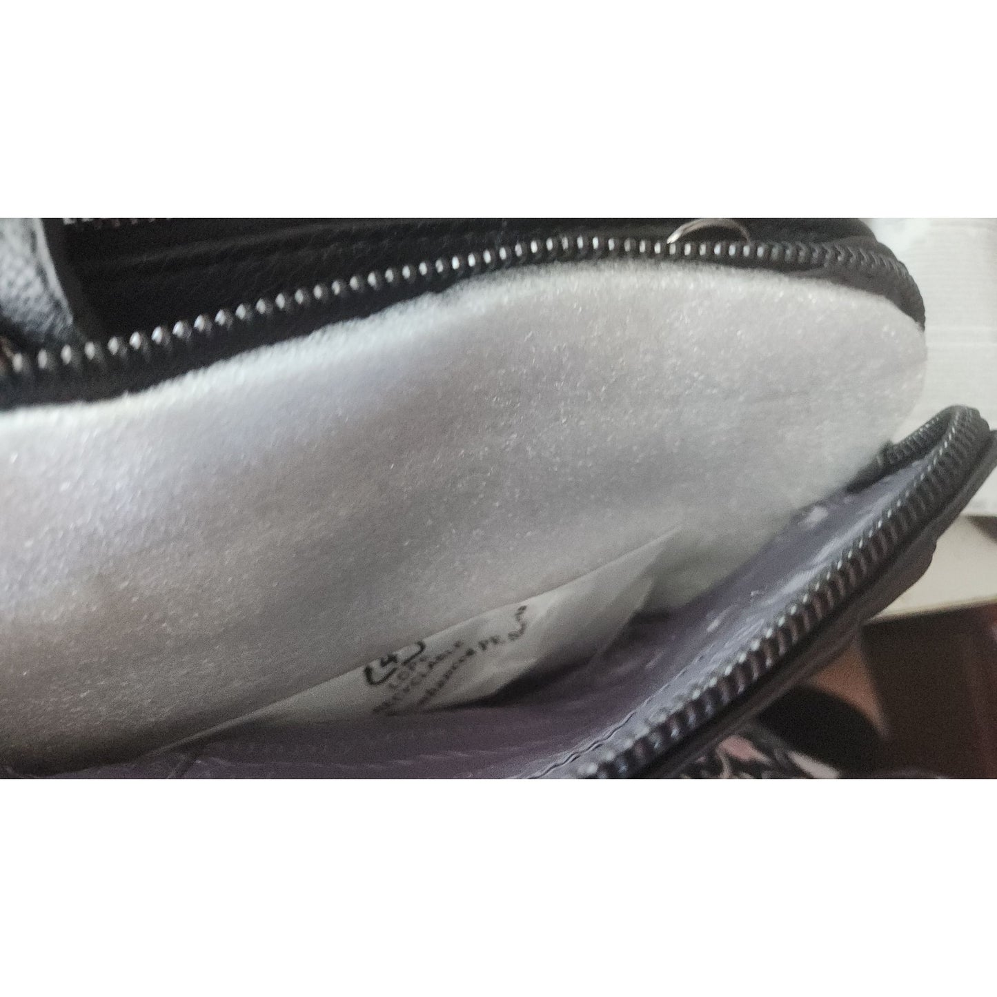 Purse Bag Simply Vera Wang Black Crossbody 50" Strap 8" x 5" x 3" 2 Zip Sections Card slots Pocket