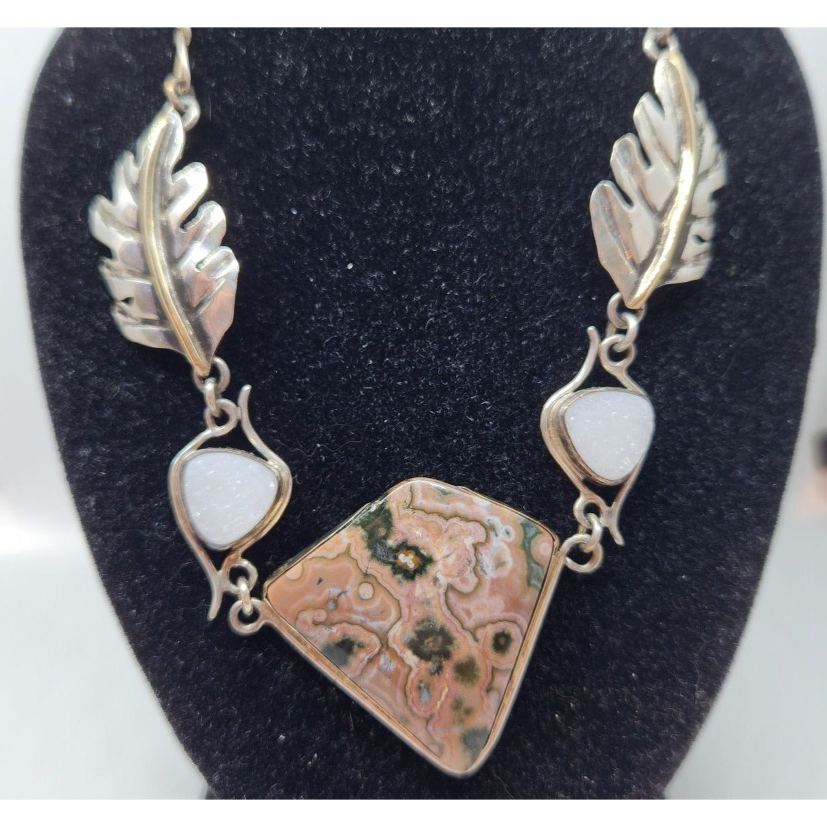 Necklace Ocean Jasper Crystal Geode Silver Leaves 14 K gold accents 25.1 Gr