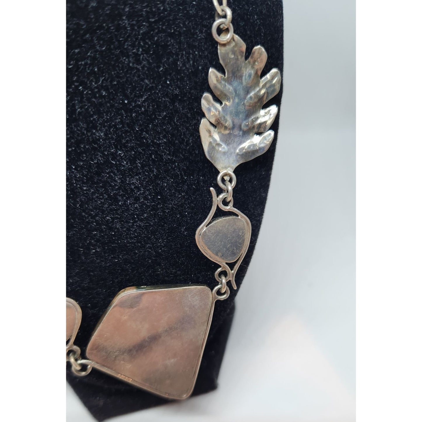 Necklace Ocean Jasper Crystal Geode Silver Leaves 14 K gold accents 25.1 Gr