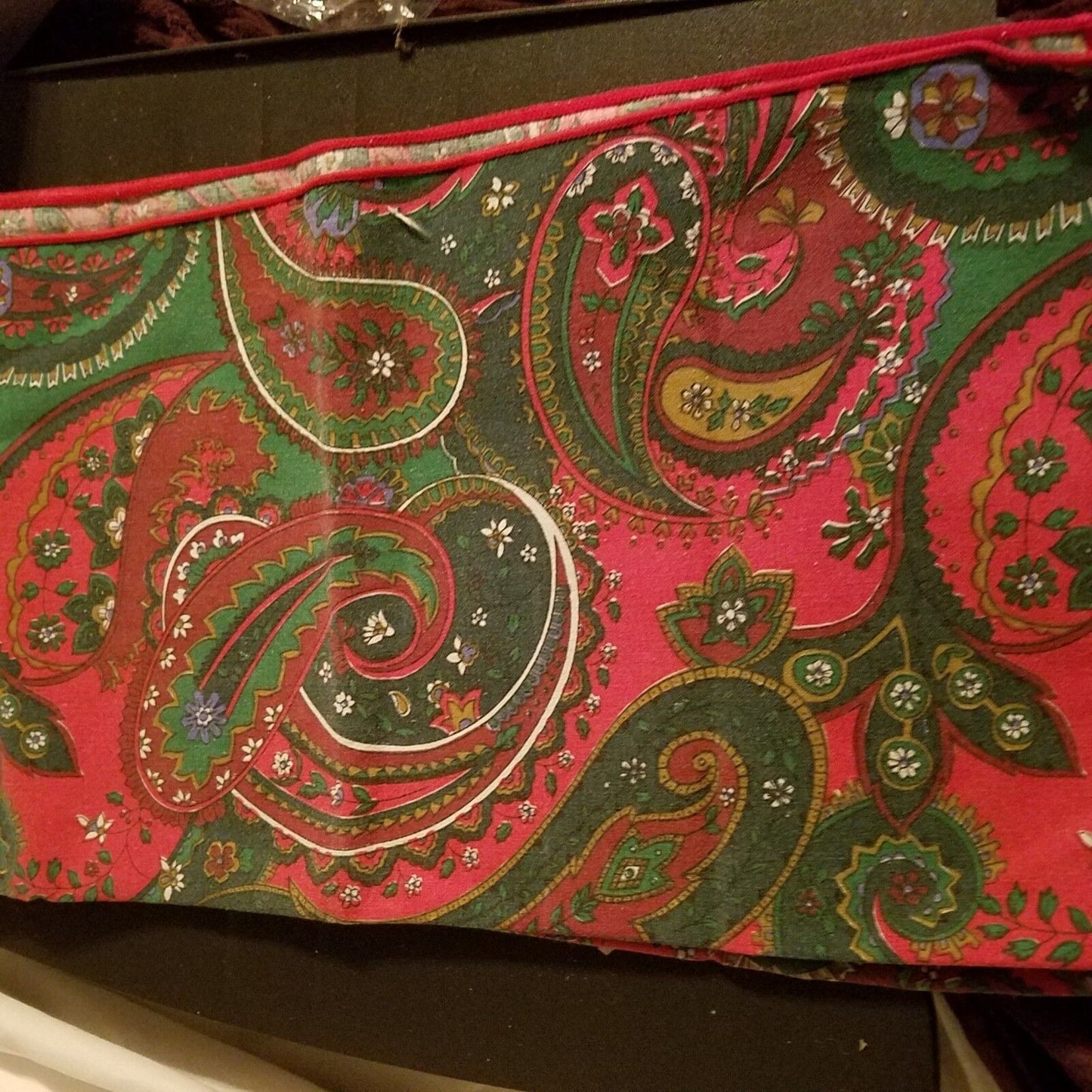 Cloth Napkins Set of 4 16" x 16" Red Paisley Flowers Green White Blue