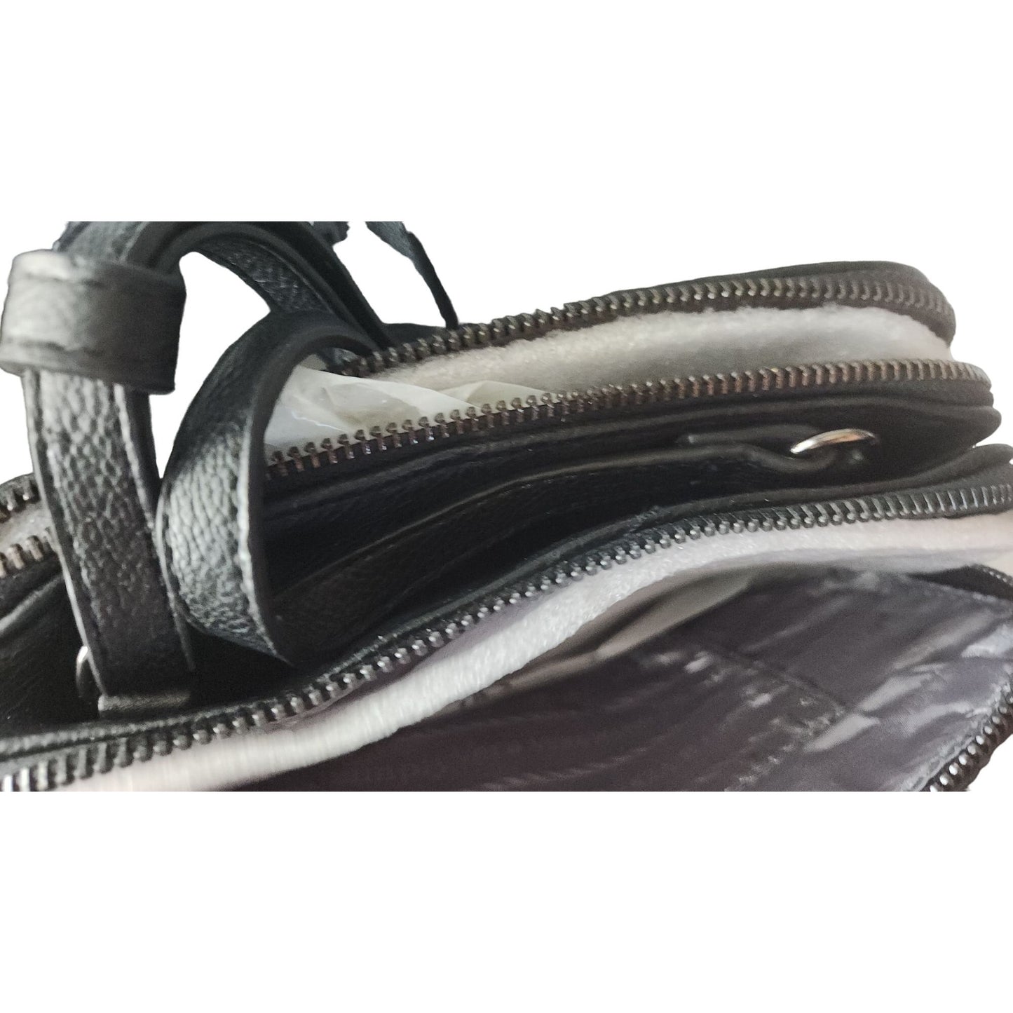Purse Bag Simply Vera Wang Black Crossbody 50" Strap 8" x 5" x 3" 2 Zip Sections Card slots Pocket
