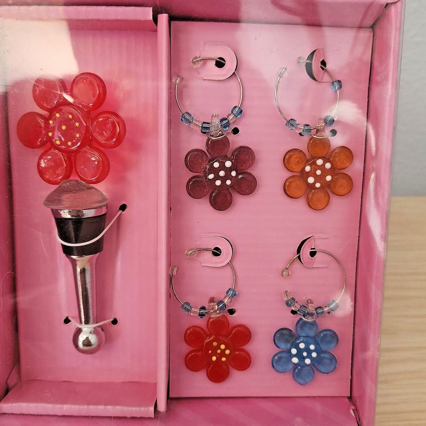Boston Warehouse 5 Piece Art Glass 1 Wine Stopper and 4 Wine Charms Flower Glass