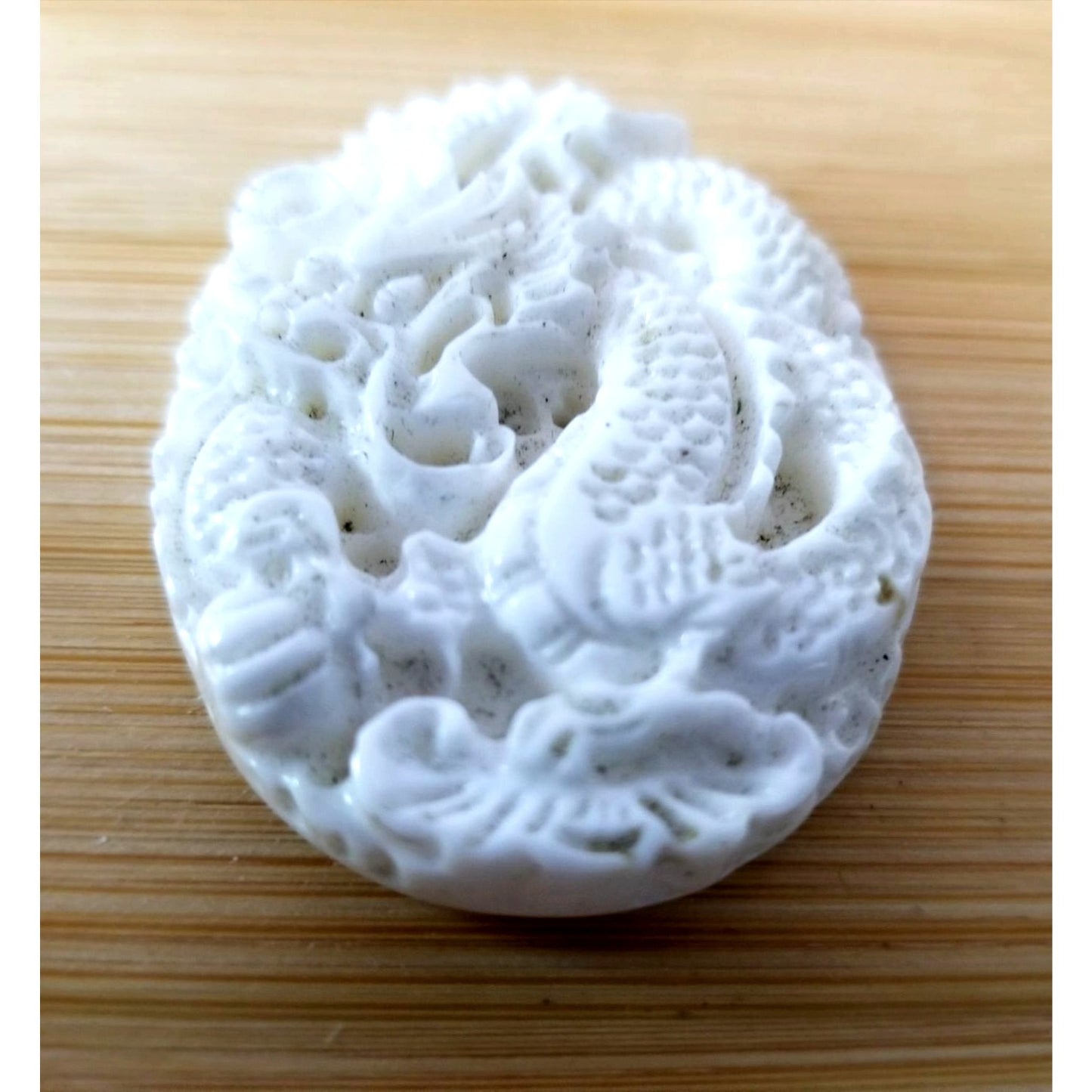 Pendant White Jade Carved Dragon Antique Lucky Medalion Oval 112 ct 22.4 Gr 45 mm x 35 mm