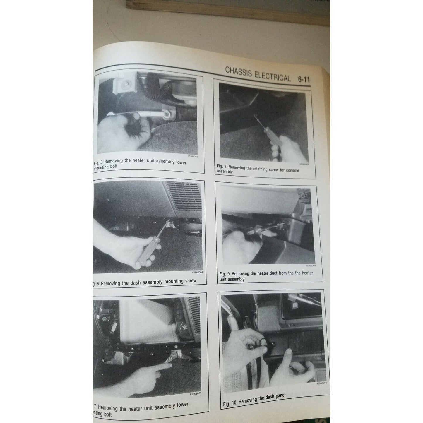 1970 - 1987 Chilton's Toyota Corolla Repair Manual Wiring & Vacuum Diagrams