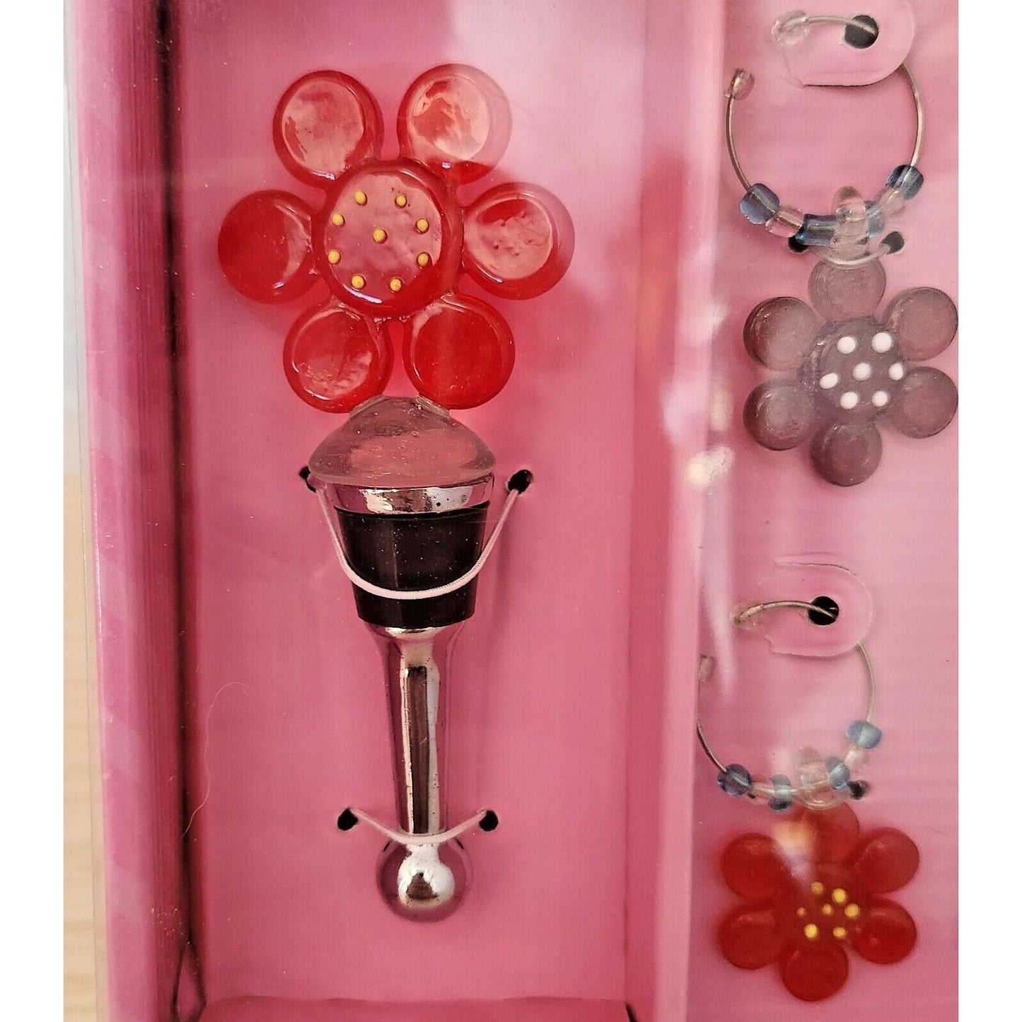 Boston Warehouse 5 Piece Art Glass 1 Wine Stopper and 4 Wine Charms Flower Glass