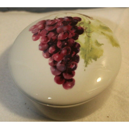 Covered Bowl Grape Cluster on Lid Gourmet Village Round 5" Wide 1 1/2" Tall Bowl