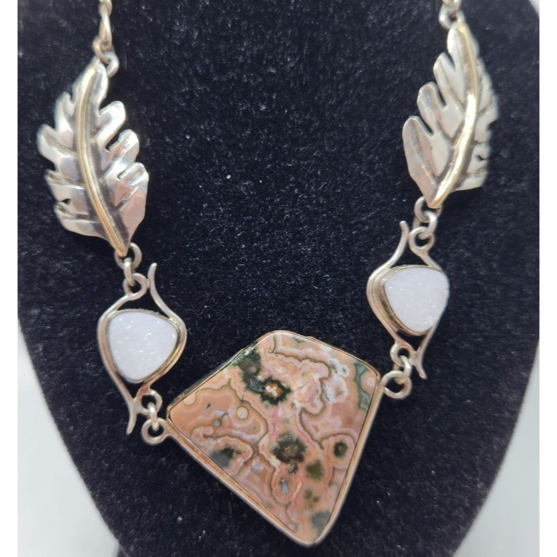 Necklace Ocean Jasper Crystal Geode Silver Leaves 14 K gold accents 25.1 Gr