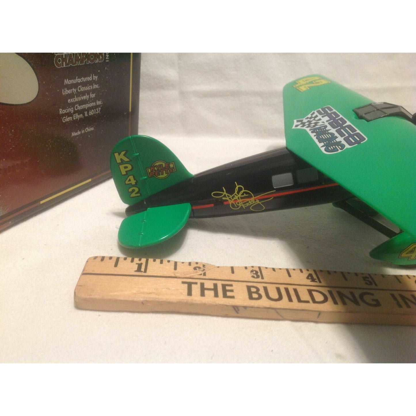 RACING CHAMPIONS KYLE PETTY 1932 LOCKHEED VEGA MODEL 5 DIE CAST BANK #310 1:32