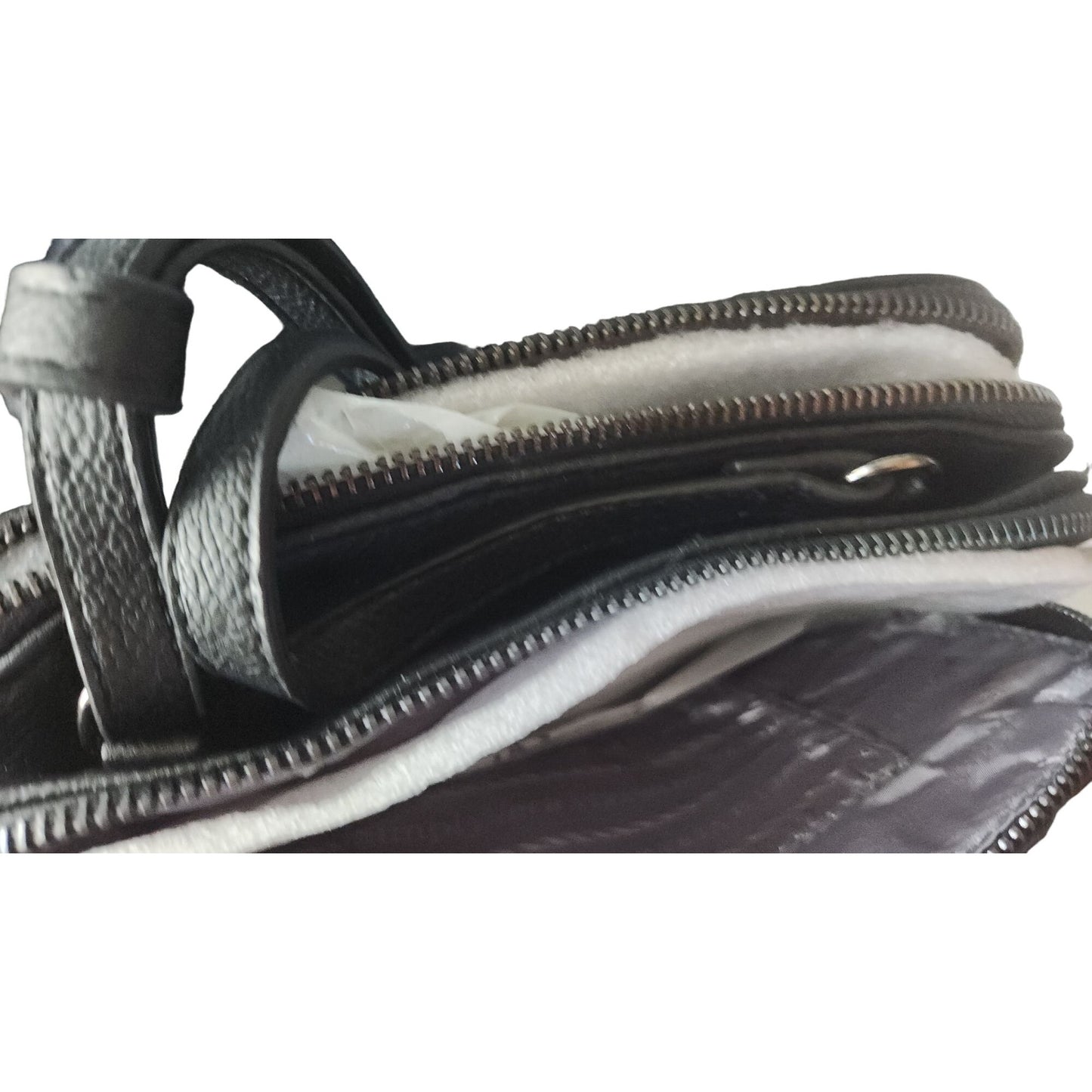 Purse Bag Simply Vera Wang Black Crossbody 50" Strap 8" x 5" x 3" 2 Zip Sections Card slots Pocket