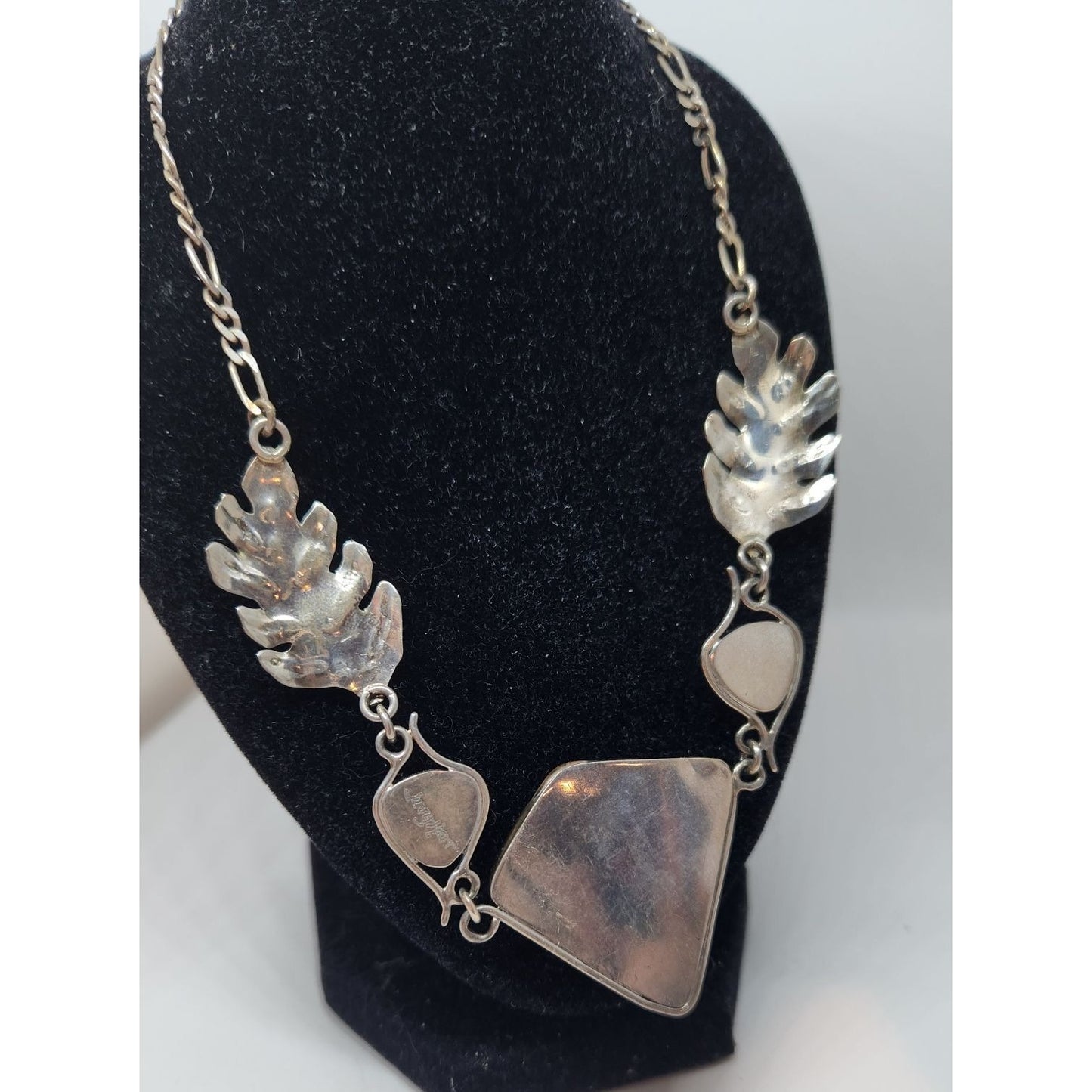 Necklace Ocean Jasper Crystal Geode Silver Leaves 14 K gold accents 25.1 Gr