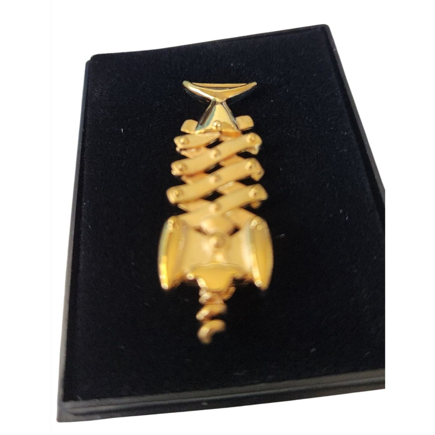 Wine Accordian Corkscrew Gold Plated Tie Tac Lapel Pin 1 x 1 1/2 Black Velvet Card Plastic Box