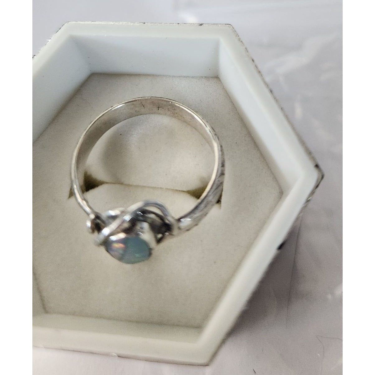Ring Australian Opal Blue Green Red Size 6 1/2 3.1gr 1.5 cm x 1 cm Opal 1 cm x 0.5 cm Jerry Fran Harr