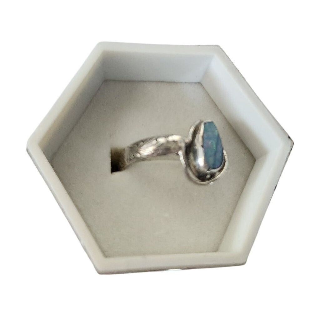 Ring Australian Opal Blue Green Red Size 6 1/2 3.1gr 1.5 cm x 1 cm Opal 1 cm x 0.5 cm Jerry Fran Harr