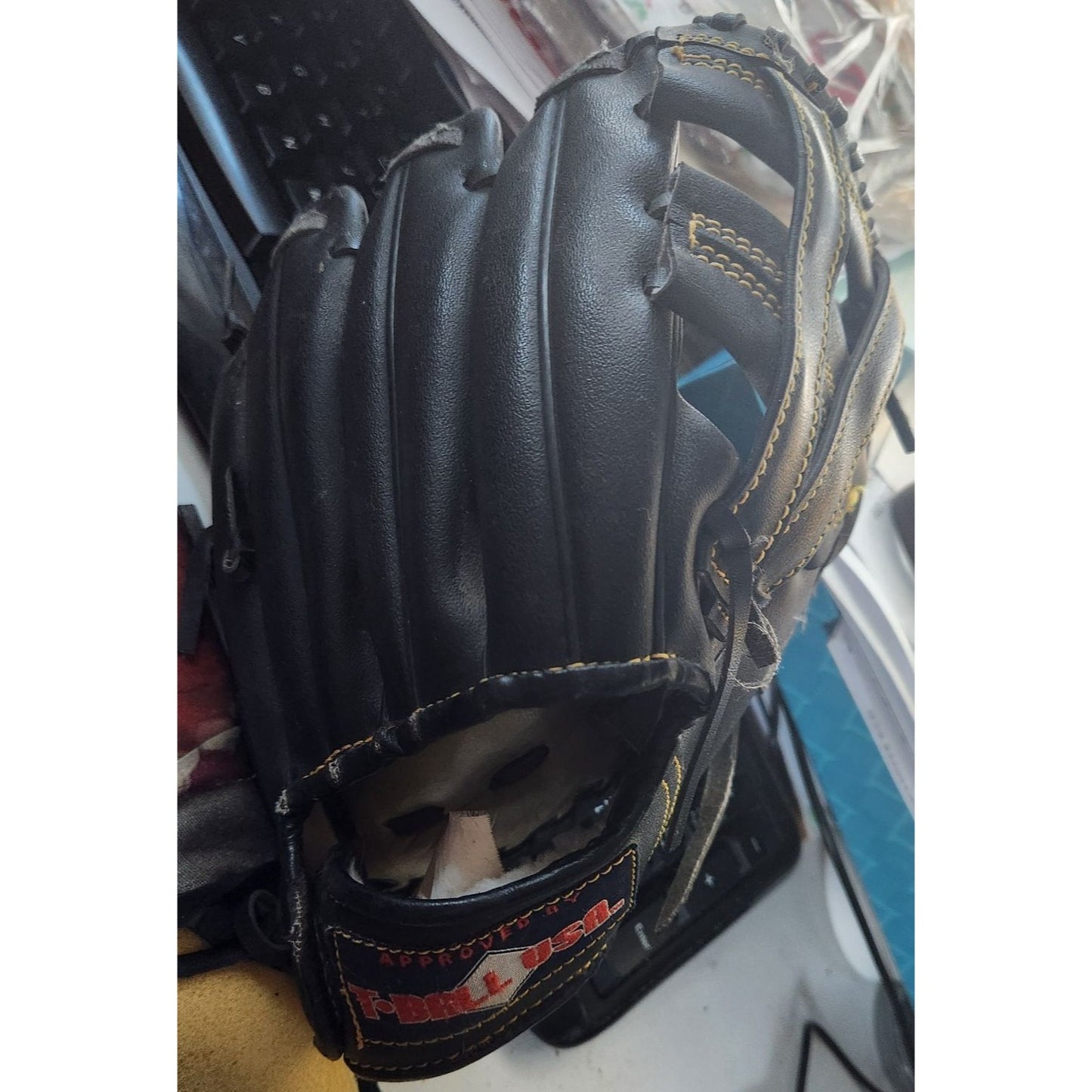 Official T-Ball Mitt Black T-100 07216 9 1/2 inch Deep Custom Pocket
