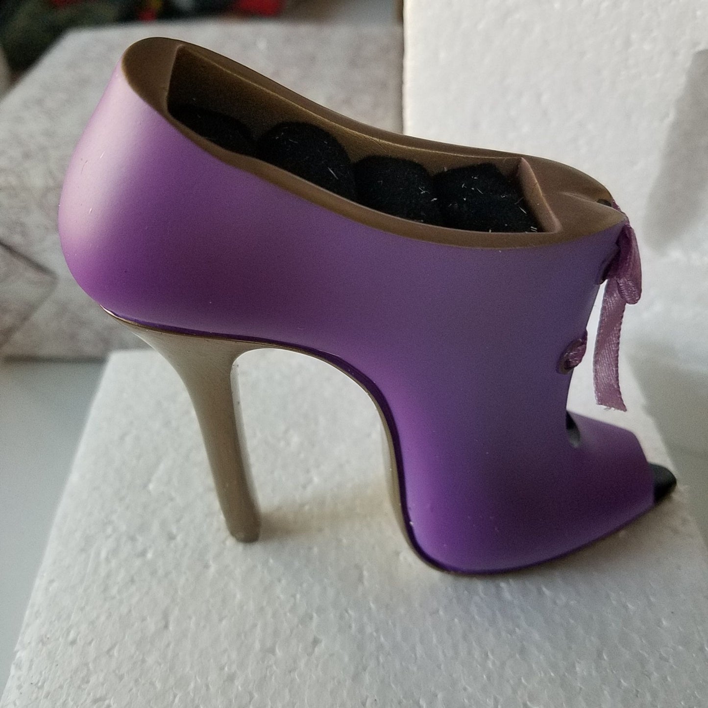 Purple High Heel Ring Holder With Bow & Gold Accents