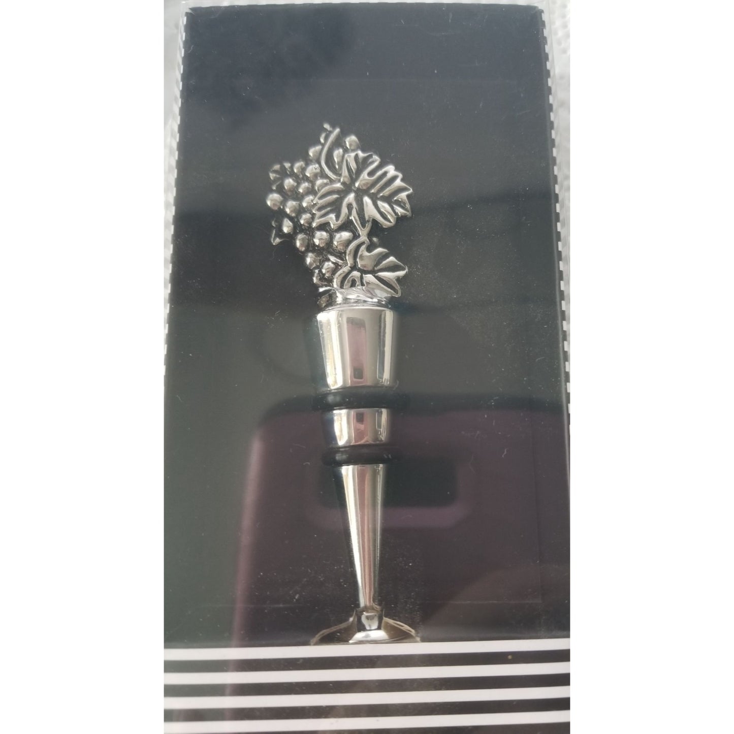 Supreme Bottle Stopper Whimsical Wine Stopper Grapes 4" x 1 1/2" Wine Things Zinc Alloy  Wine Preserver (