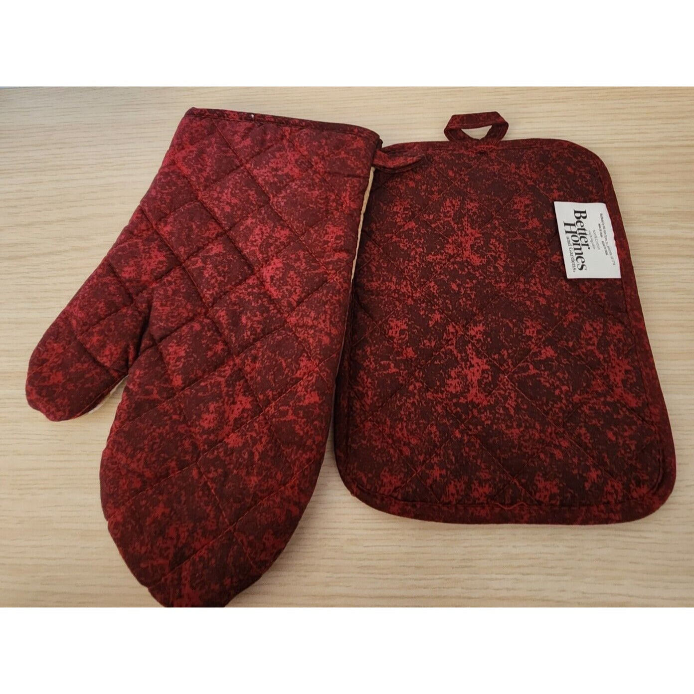 Kitchen Towel 2 Piece Set Concord Grape 1 Pot Holders, 1 Oven Mitt