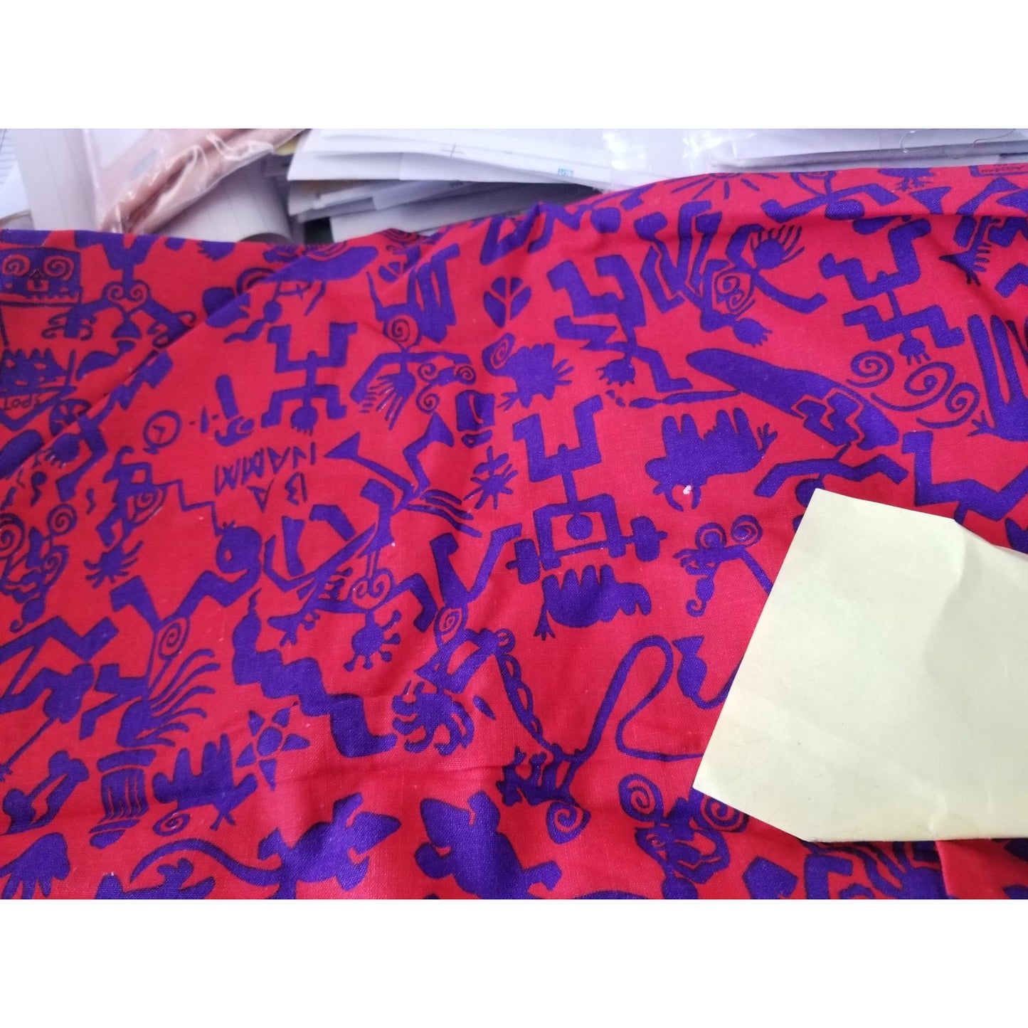 Material  Red Black Cotton Sun Men Giraffe  Red  80" x 56" Printed