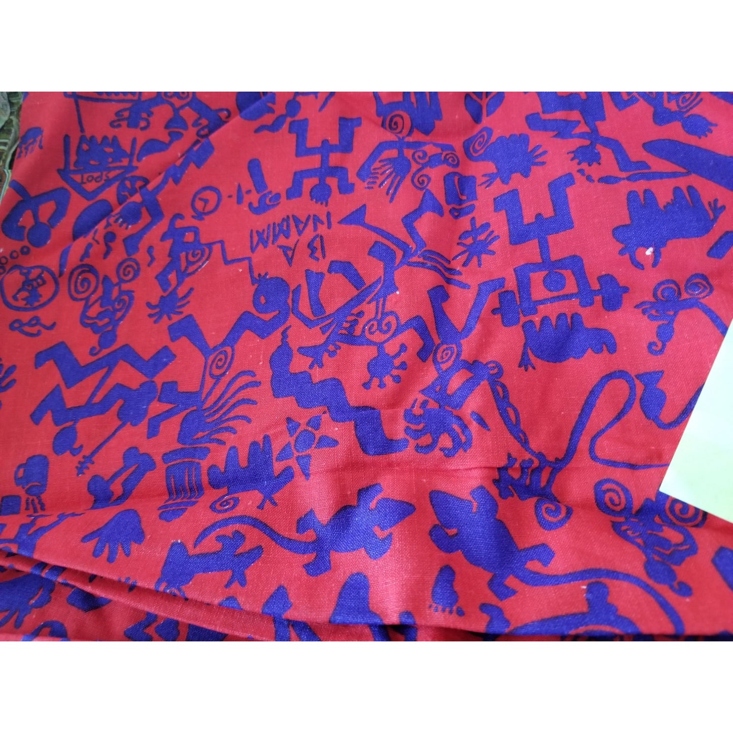 Material  Red Black Cotton Sun Men Giraffe  Red  80" x 56" Printed