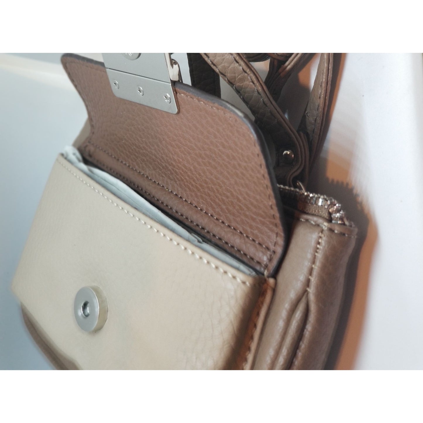 Purse Bag Dane Buchman Brown Snap Front Pocket Zip Top Zip inside Pocket 52" Strap  8" x 5" x 2"