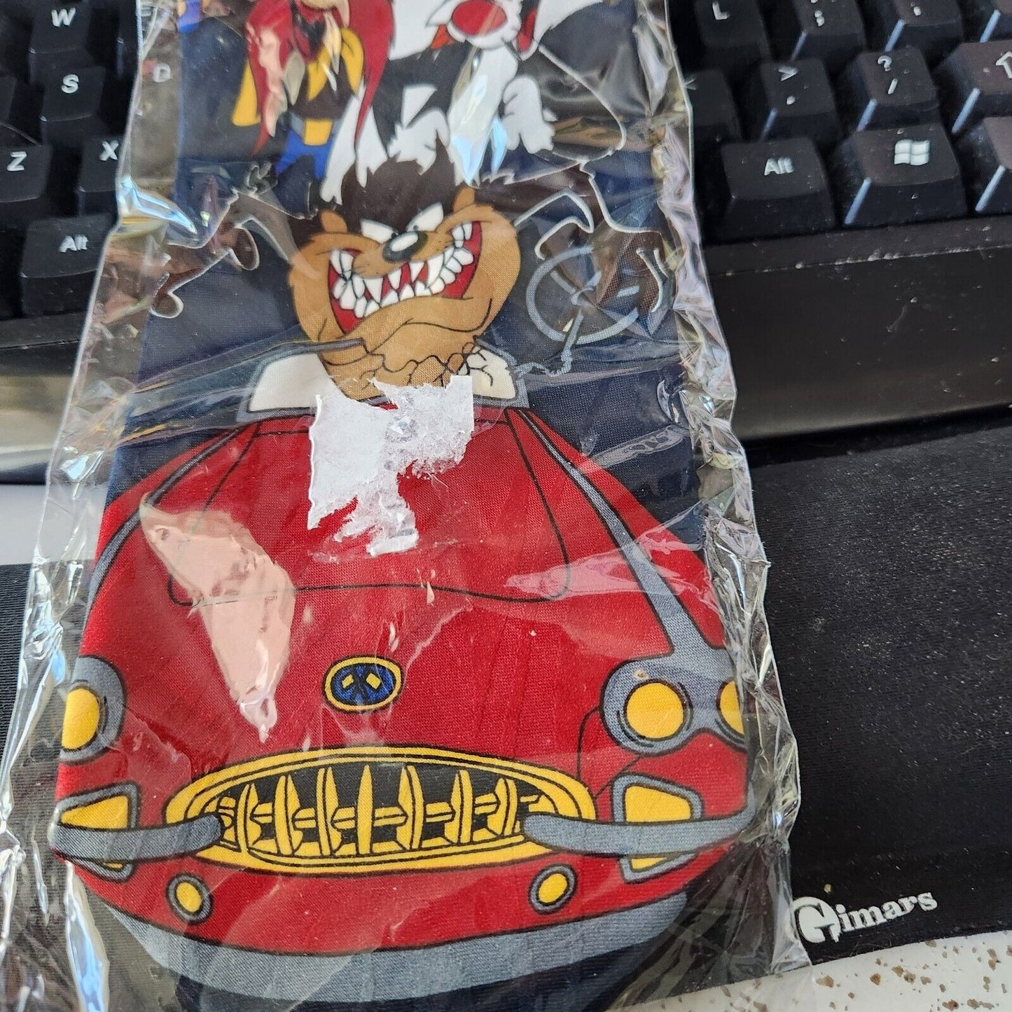 Tie Looney Tunes  1993 Taz Driving a Red Car Sylvester Bugs Sam Tweety  60" x 4"