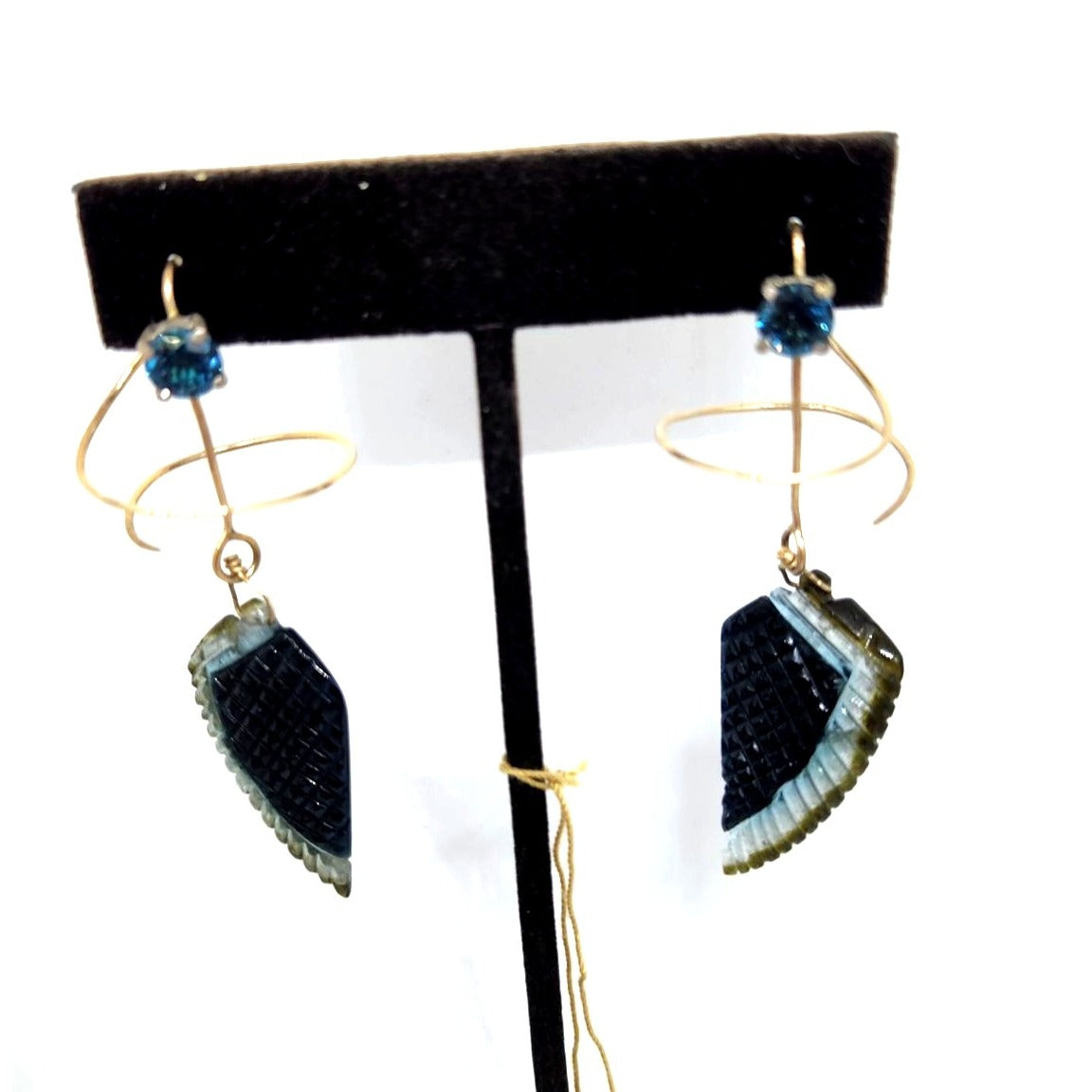 Earrings Feather Shaped Carved Tourmaline 5 mm Square Sapphire 14K Gold 8.9 gr