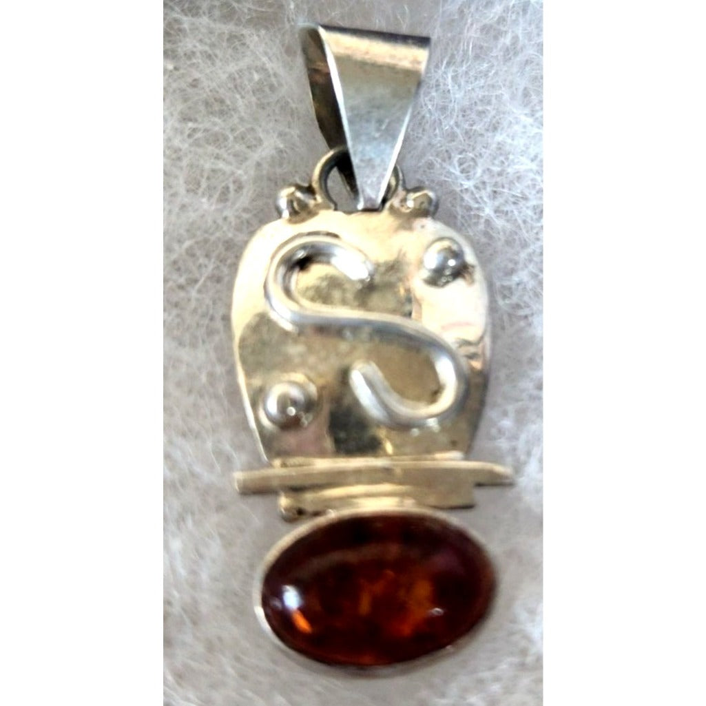 Pendant Amber Silver 4.3 Gr 35 x 15 mm Oval Silver 15 x 10 mm Top Bail10 x 5 mm
