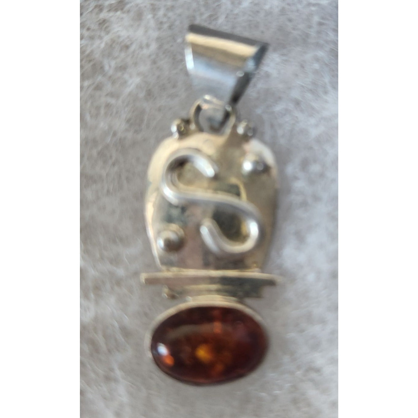 Pendant Amber Silver 4.3 Gr 35 x 15 mm Oval Silver 15 x 10 mm Top Bail10 x 5 mm