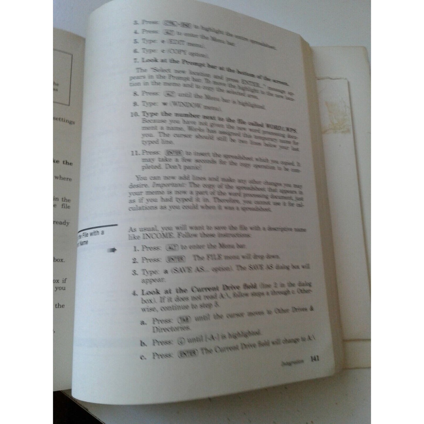 Using Microsoft Works on the PC Mitchell Publishing Floppy Disk Included 909409