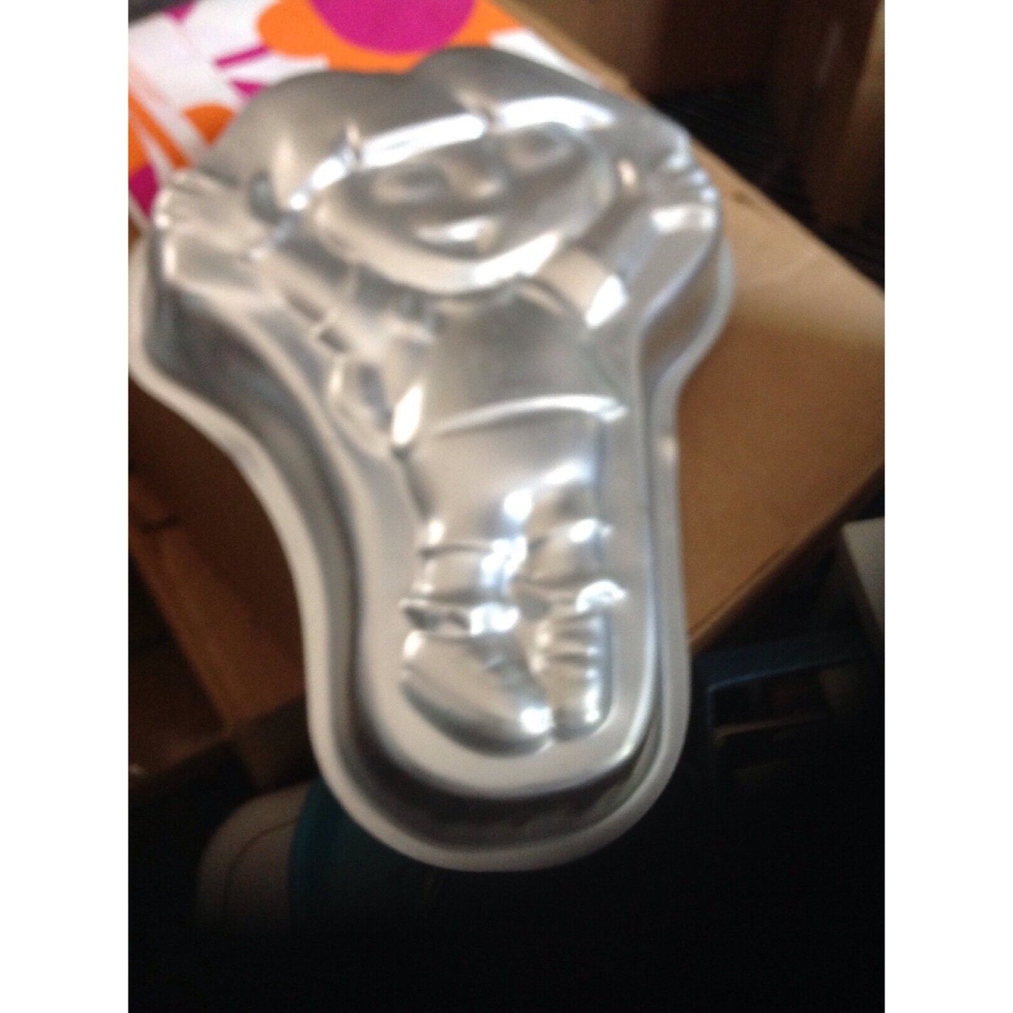 WILTON DORA THE EXPLORER CAKE PAN    #2105-6300  2003