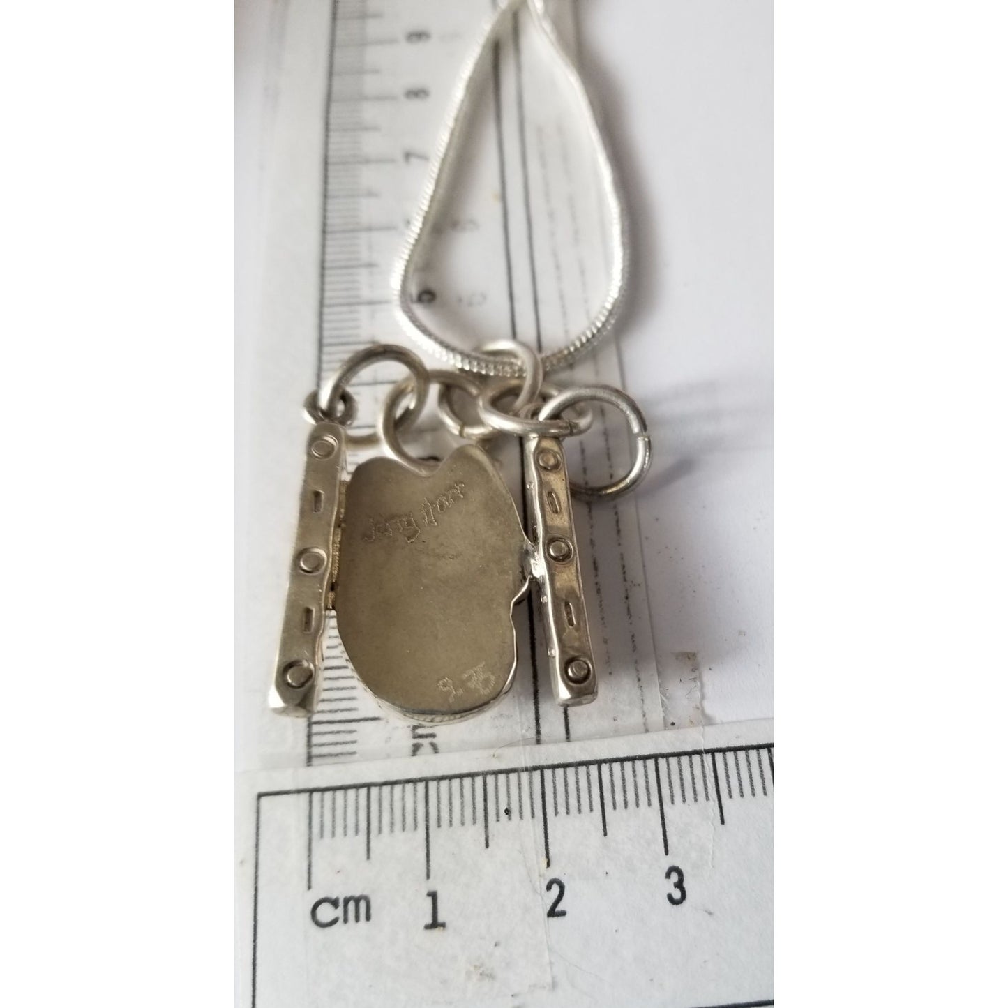 Necklace Baroque Pearls  2.5 cm x 1.5 cm 18" Chain 13.1 gr  Pendant 5 cm x 3 cm  P00005  Bin 1