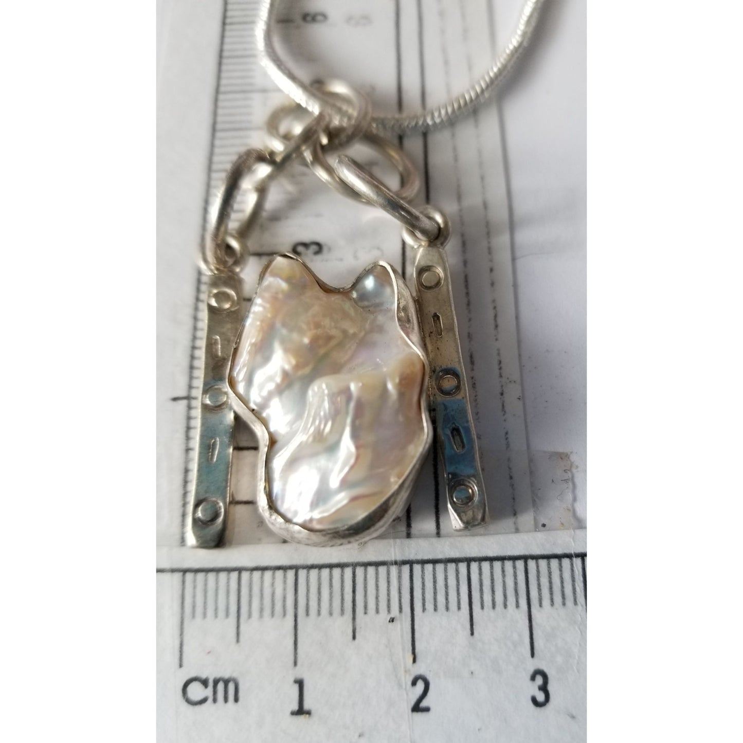 Necklace Baroque Pearls  2.5 cm x 1.5 cm 18" Chain 13.1 gr  Pendant 5 cm x 3 cm  P00005  Bin 1