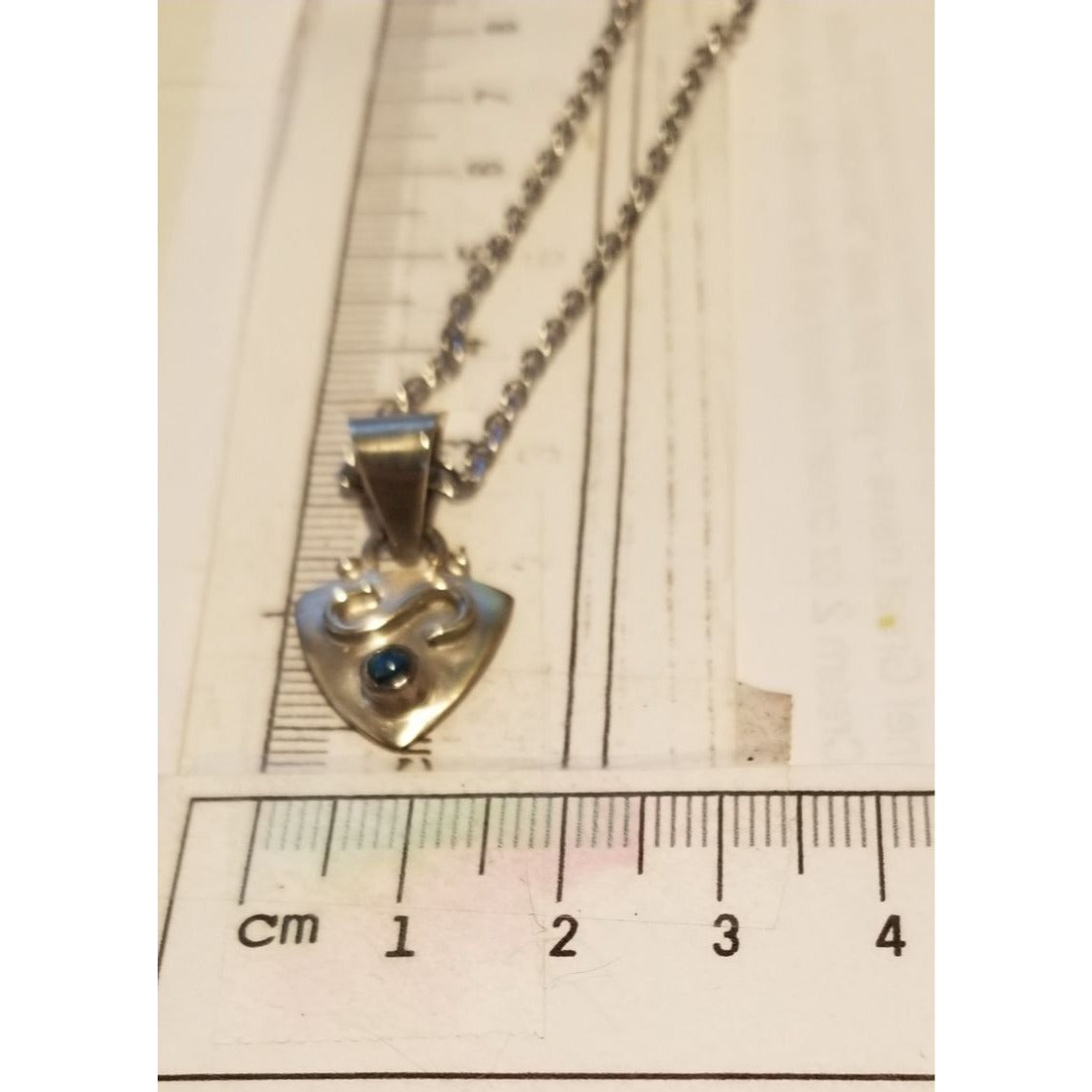 Necklace Silver Topaz Triangle  4. gr 20 ct  1.5 cm  x 2.5 cm  14" chain Blue