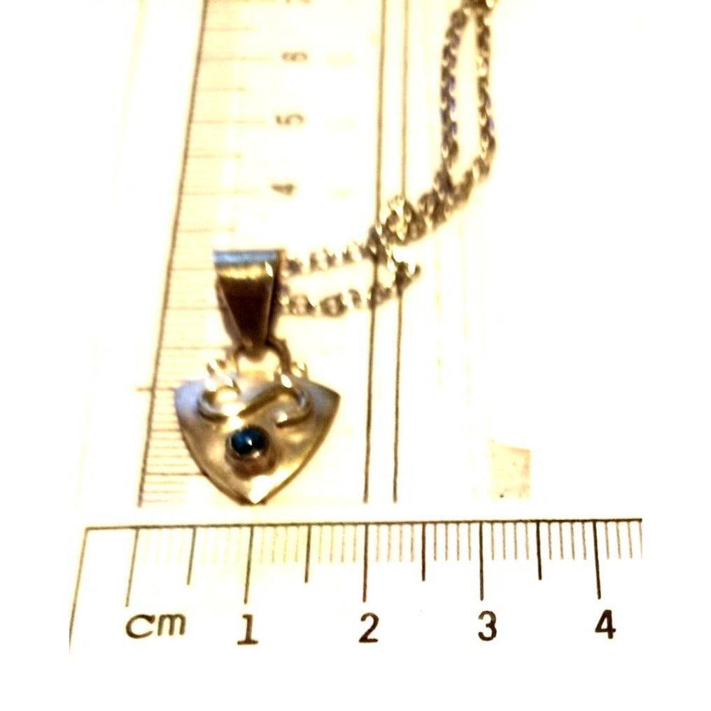 Necklace Silver Topaz Triangle  4. gr 20 ct  1.5 cm  x 2.5 cm  14" chain Blue
