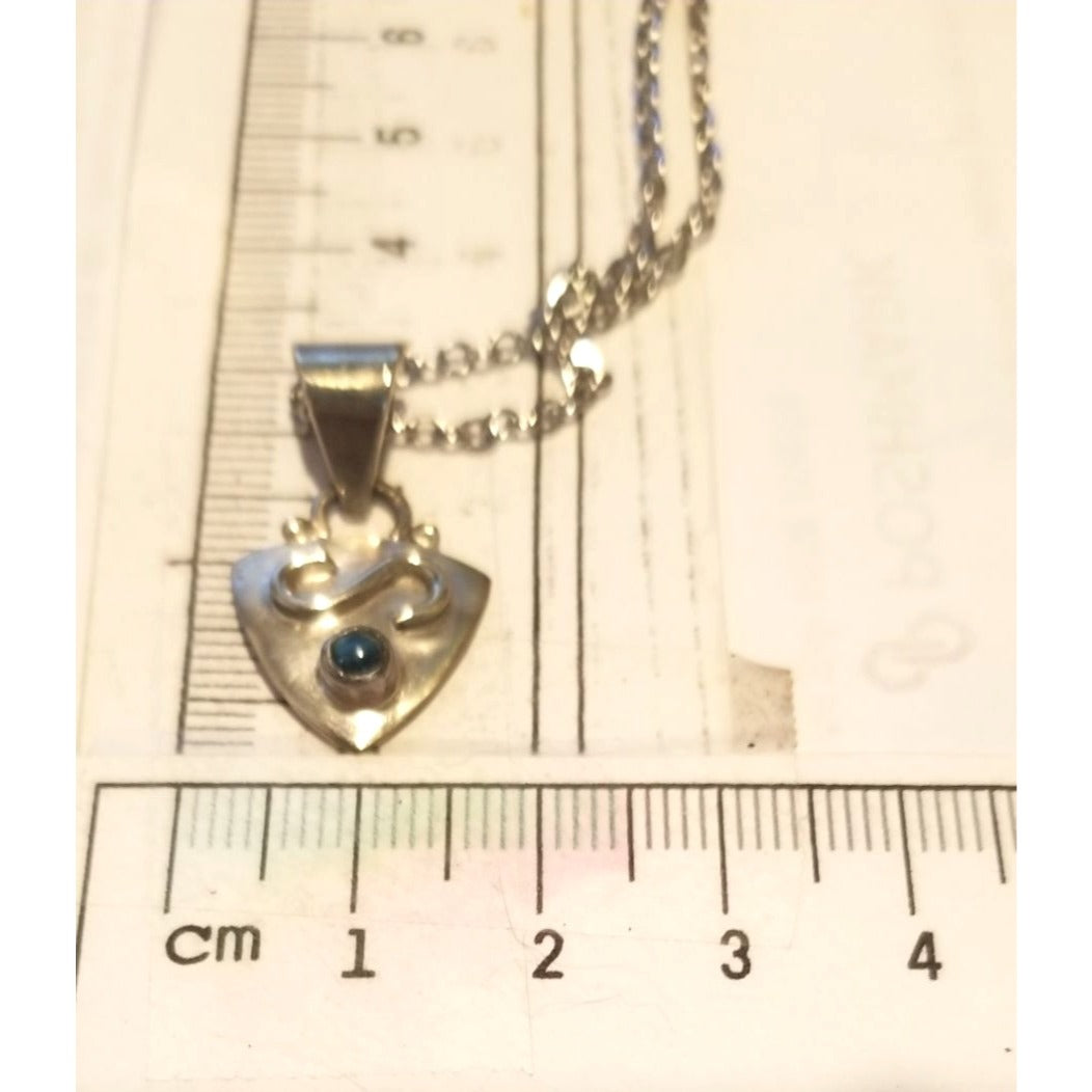 Necklace Silver Topaz Triangle  4. gr 20 ct  1.5 cm  x 2.5 cm  14" chain Blue