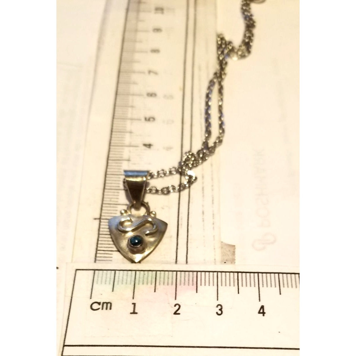 Necklace Silver Topaz Triangle  4. gr 20 ct  1.5 cm  x 2.5 cm  14" chain Blue