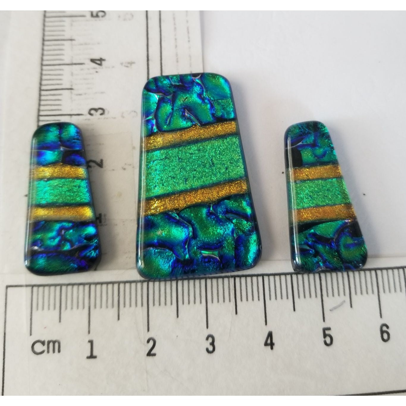 Gemstone Loose Set of 3  Dichroic glass 58.5 ct  11.7  gr 1 x 2.5 cm  3.5 x 3.5cm  # 9 Green Blue Gold