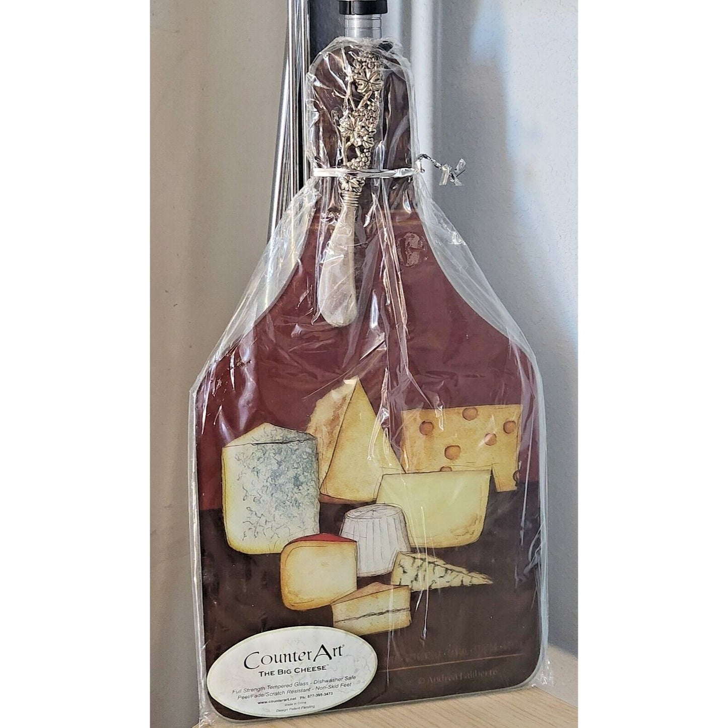 Counter Art Tempered Glass Wine Shape Cutting Board Cheese w/Knife 14 " x 7 1/2"