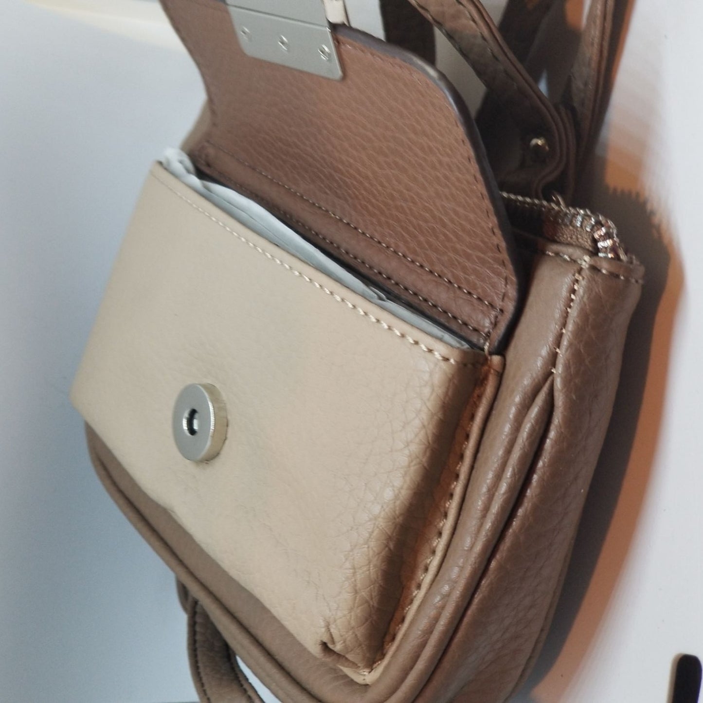 Purse Bag Dane Buchman Brown Snap Front Pocket Zip Top Zip inside Pocket 52" Strap  8" x 5" x 2"