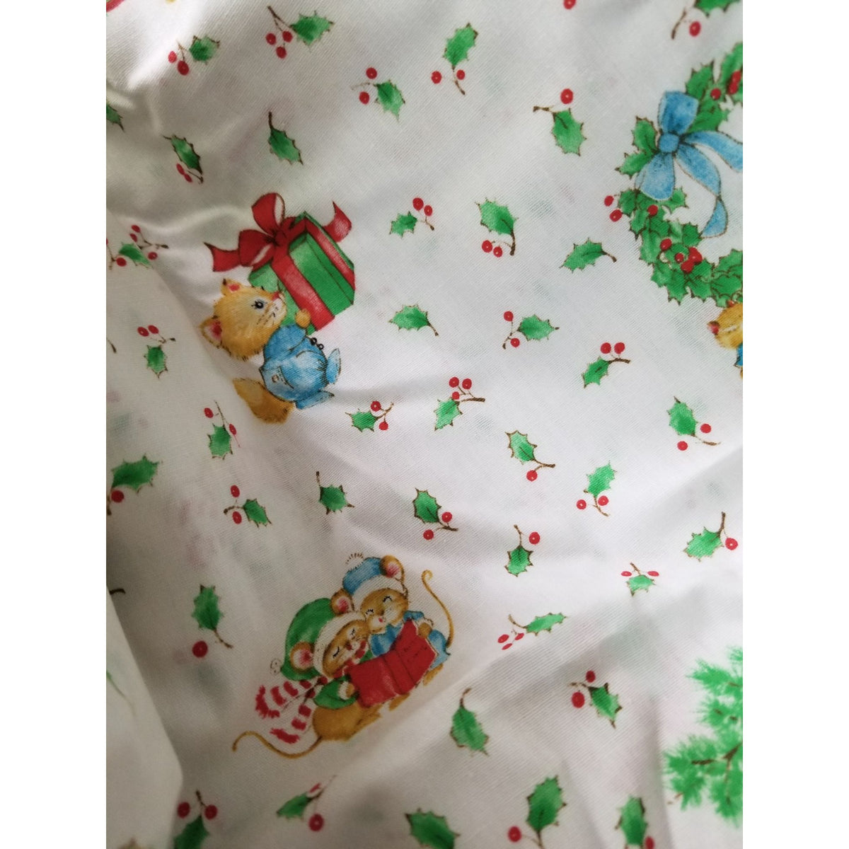 Material Cotton White Fabric Xmas Berries Bears Mice Dogs Wreath Trees Candycanes 44" x  46" Cotton