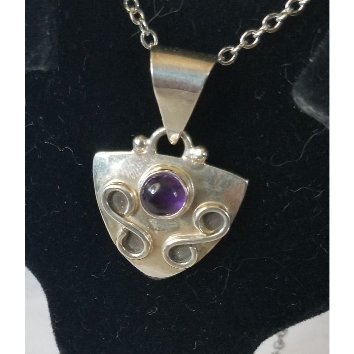 Necklace Silver Garnet  6  gr 230 ct  3 cm  x 3 cm  16" chain