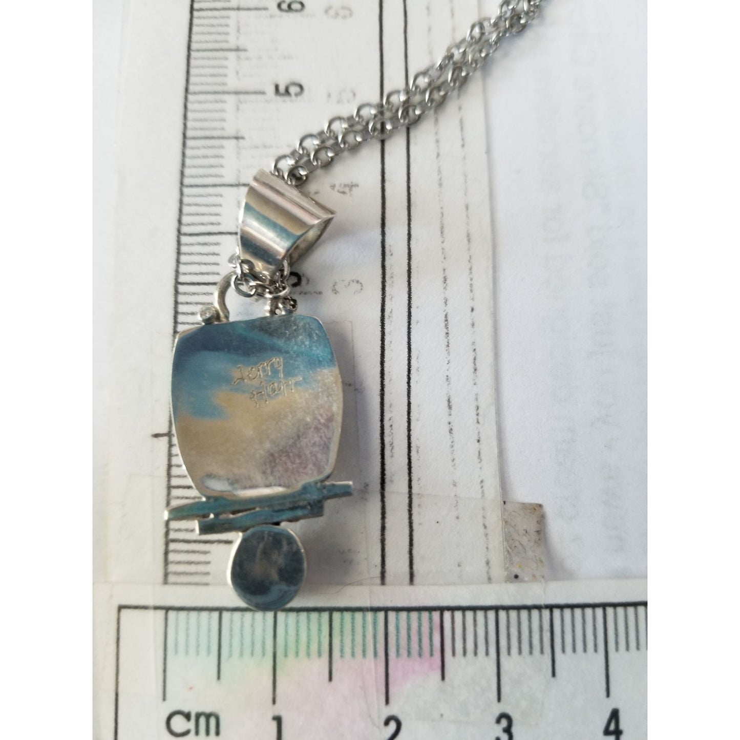 Necklace Silver Amber Triangle   5.7  gr 28.5 ct  1.5 cm  x  4 cm  16" chain Amber
