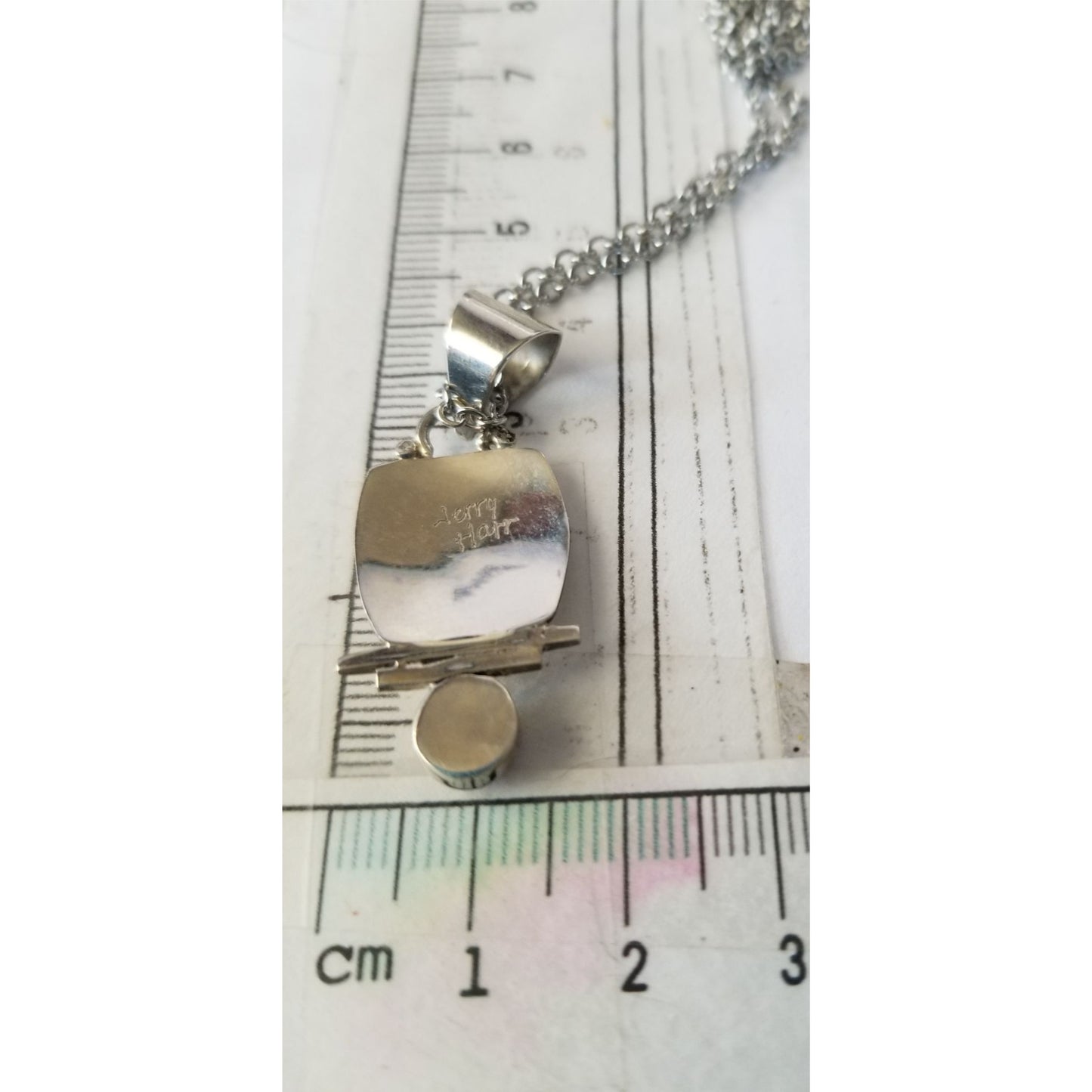 Necklace Silver Amber Triangle   5.7  gr 28.5 ct  1.5 cm  x  4 cm  16" chain Amber